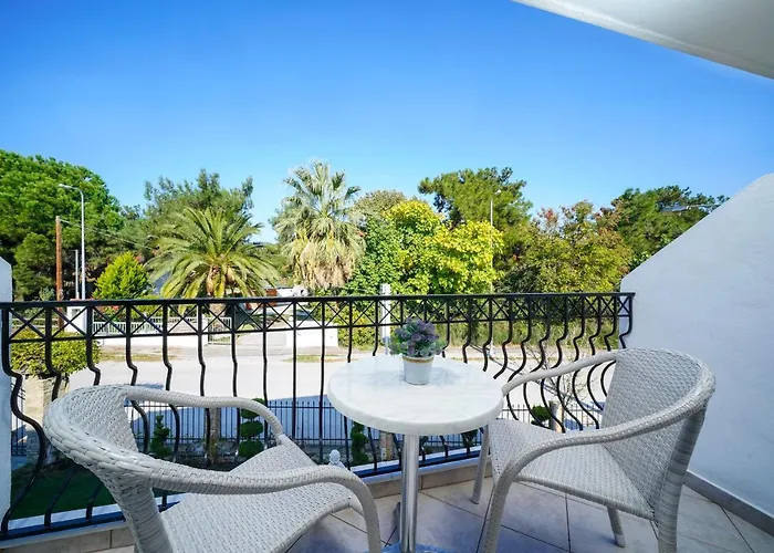 فندق Eleani Prínos